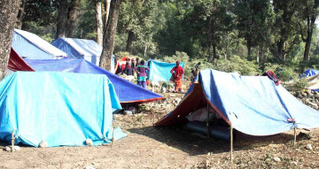 सिलिचोङका पहिरोपीडितको दुई वर्षदेखि त्रिपालमुनि बास